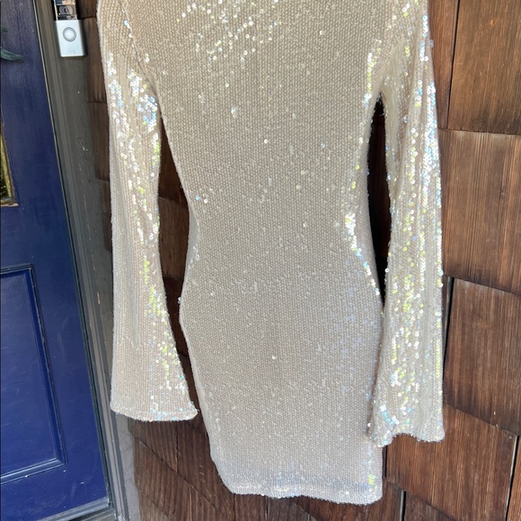 Wild Fable Cream Sequin Long Bell Sleeve with Keyhole Neckline Fabric with Tags - Picture 6 of 7